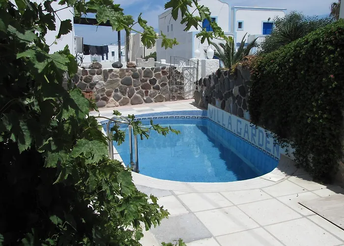 Garden Fira (Santorini)