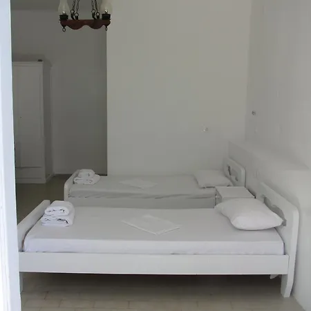 Garden * Fira (Santorini)