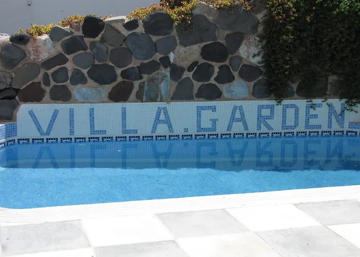 Garden * Fira (Santorini)